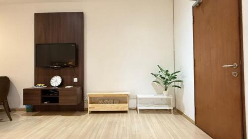 Tanjung Bungah Apartment | 118 Island Plaza Tg Tokong Gurney Straits Quay 1BR 1CP Wifi 4pax