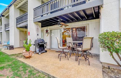 Canyon Lake Apartment | Pet-Friendly Retreat with Pool Near Parkview Drive