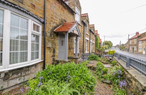 Burniston House | Pet-Friendly Haven at 11A High Street - Rated 8.6/10