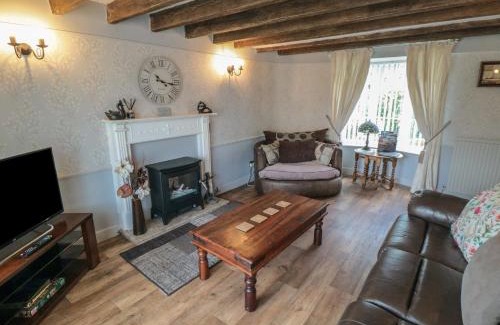 Burniston House | Pet-Friendly Haven at 11A High Street - Rated 8.6/10