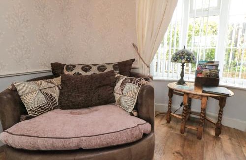 Burniston House | Pet-Friendly Haven at 11A High Street - Rated 8.6/10
