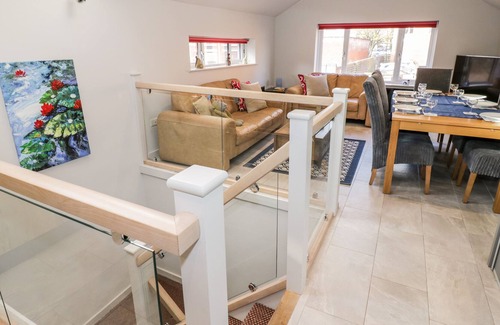 Coventry Cottage | 11A LOWER FORD STREET, pet friendly, with a garden in Coventry