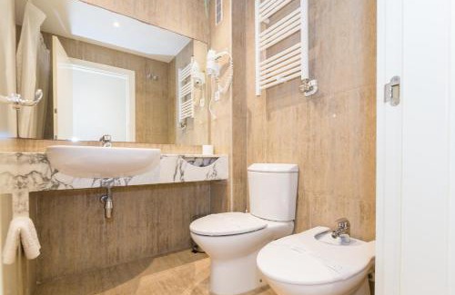 Sants Apartment | Bright & Spacious Apartment Near Train Station - 4 Star Stay