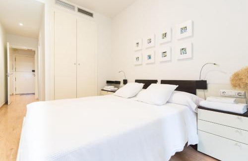 Sants Apartment | Bright & Spacious Apartment Near Train Station - 4 Star Stay