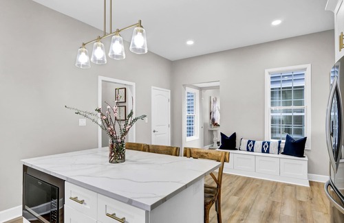 Crescent Hill House | Discover a 12 Bed Newly Renovated House for Your Stay