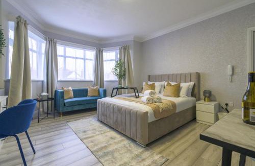 Harrow House | Discover 12 Elmwood: A Premier 4-Star Experience