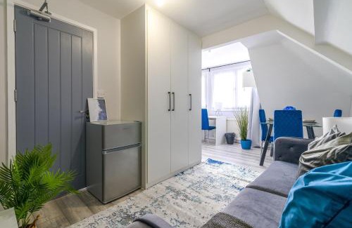 Harrow House | Discover 12 Elmwood: A Premier 4-Star Experience