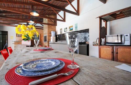 Foz do Iguacu House | Idyllic Retreat with Pool and Gourmet Area for 12 Guests