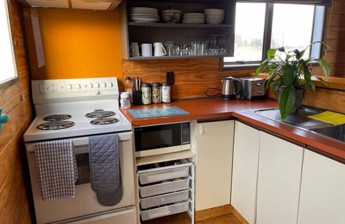 Two Mile Bay House | Relax in Hawai - Oceanfront Stay with a 9.8 Guest Rating