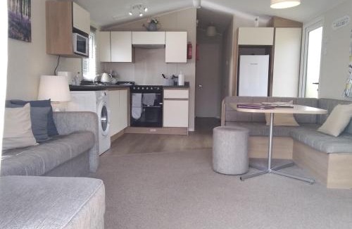 Carnforth Resort | Family and Pet-Friendly Retreat at 12 Meadow View