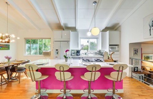 Applewood Villages House | Vibrant Wheat Ridge Retreat - Spa & Kitchen Near Denver