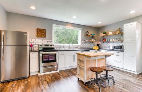 Austin House | Cozy Austin Guest Cottage with Pool Access Near Downtown