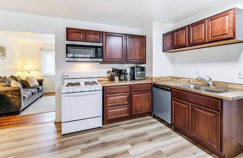 Upper Marlboro House | 12 Mi to Northwest Stadium: Pet-Friendly Home!