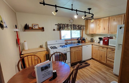 Martin City Cabin | Ideal Retreat Near Glacier National Park - Trout Run Cabin