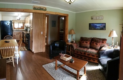 Martin City Cabin | Experience Moose Creek Cabin: Just 12 Minutes from Glacier