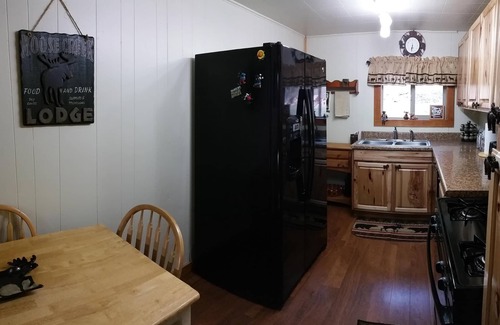 Martin City Cabin | Experience Moose Creek Cabin: Just 12 Minutes from Glacier