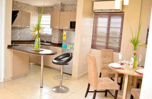 Kokomlemle Apartment | Convenient 2BDR Apartment Near Osu Oxford Street