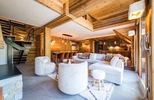 La Toussuire Apartment | 12-person flat with jacuzzi and sauna on the snow front