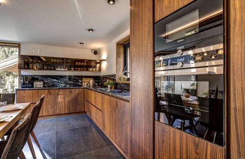 Le Lavancher Ski Chalet | 12 person chalet with large pool, sauna & hot-tub