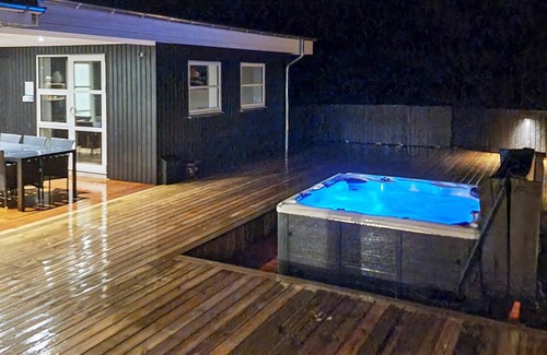 Lyngsbæk Strand House | Spacious 12-Person Holiday Home in Ebeltoft with Pool