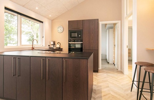 Millinge House | Spacious 12-Person Holiday Home with Oceanfront Views