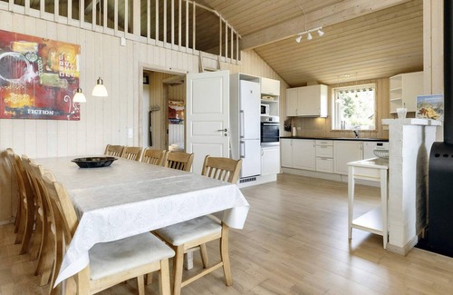 Egense House | Spacious Holiday Home for 12 in Scenic Storvorde