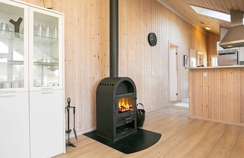 Grønhøj House | Spacious 12-Person Holiday Home with Ocean Views in Løkken
