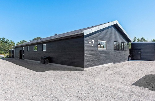 Aalbaek House | Ideal Holiday Home for 12 in Ålbæk with Oceanfront Pool