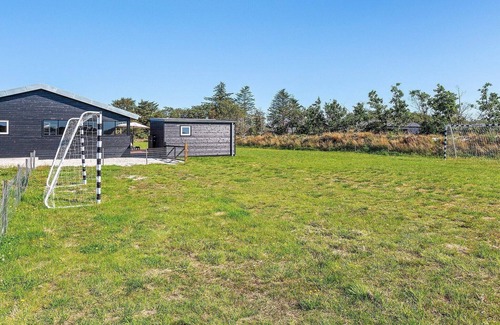 Aalbaek House | Ideal Holiday Home for 12 in Ålbæk with Oceanfront Pool
