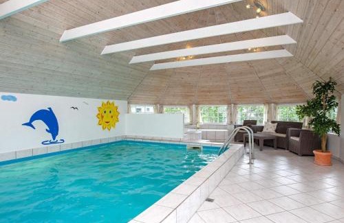 Marielyst House | Spacious 12-Person Holiday Home with Pool in Væggerløse