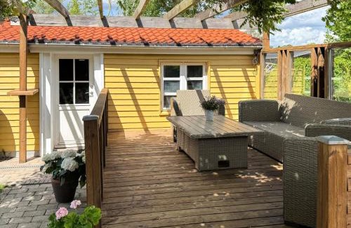 Hvidbjerg Strand House | Ideal 12-Person Holiday Home in B rkop with Kitchen