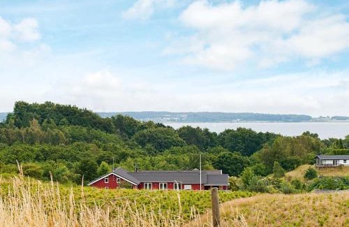 Lyngsbæk Strand House | Discover Holiday Home Ebeltoft XI - 4-Star Pet-Friendly Retreat