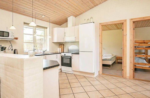 Hou House | Ideal Holiday Home for 12 in Pet-Friendly Hals