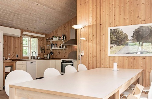 Vestero Havn House | Spacious 12-Person Holiday Home with Ocean Views in Læsø
