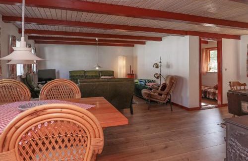 Læsø House | Spacious 12-Person Holiday Home in L s, Child Friendly Retreat