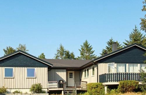 Kvenvær House | Spacious Five-Bedroom Holiday Home in Kvenvær for Families