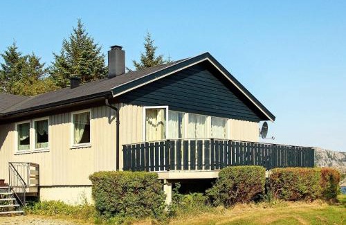 Kvenvær House | Spacious Five-Bedroom Holiday Home in Kvenvær for Families