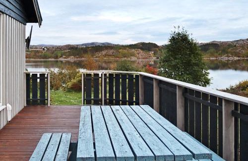 Kvenvær House | Spacious Five-Bedroom Holiday Home in Kvenvær for Families