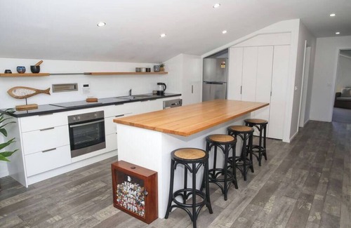 Port Campbell Apartment | Experience 12 Rocks Beach View Loft in Central Port Campbell