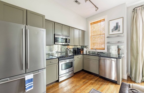 Belmont - Hillsboro House | Discover 12 South Townhouse: Ideal for Families & Pets!