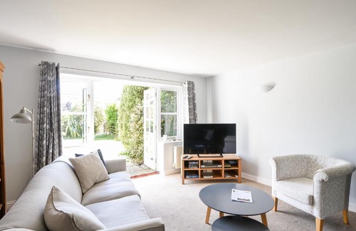 Rousdon House | Family-Friendly 4-Star Stay at 12 The Gardens - Rated 10/10