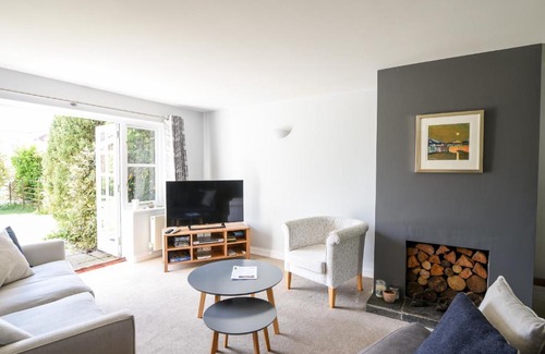 Rousdon House | Family-Friendly 4-Star Stay at 12 The Gardens - Rated 10/10