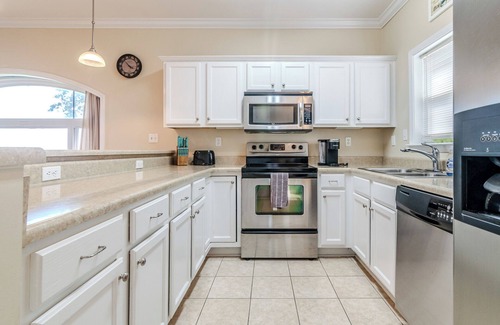 Long Beach House | Beachview Townhome - Family-Friendly Retreat with Pool