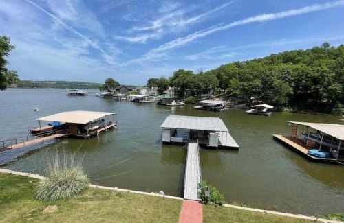 Linn Creek House | Comfortable 120 Creel Home Perfect for Family Getaways