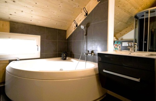 Murau Ski Chalet | Spacious 120 m² Chalet with Kitchen for Up to 9 Guests