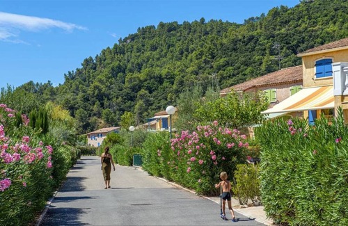 Vidauban Villa | Spacious 4-Bedroom Villa with Pool & Pet-Friendly Options