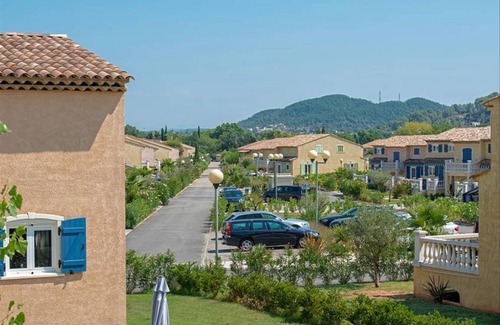 Vidauban Villa | Spacious 4-Bedroom Villa with Pool & Pet-Friendly Options