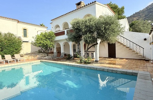 El Mas Fumats Villa | 120 m² Villa ∙ 3 bedrooms ∙ 6 guests