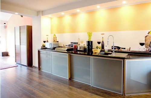 Ramsla Apartment | Discover Gallery Am Ettersberg: Pet-Friendly Retreat for 5