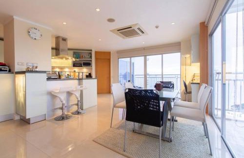 Khao Takiab Apartment | Oceanfront Condo with Pool and Child-Friendly Amenities